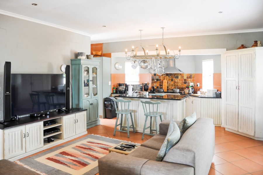 5 Bedroom Property for Sale in Myburgh Park Western Cape